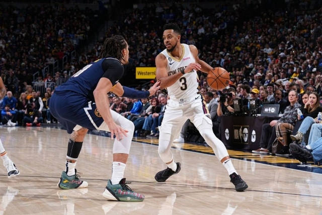 NBA常规赛赛程吃紧；马赛转会期防线松动；球迷炸锅；心理建设被强调的简单介绍